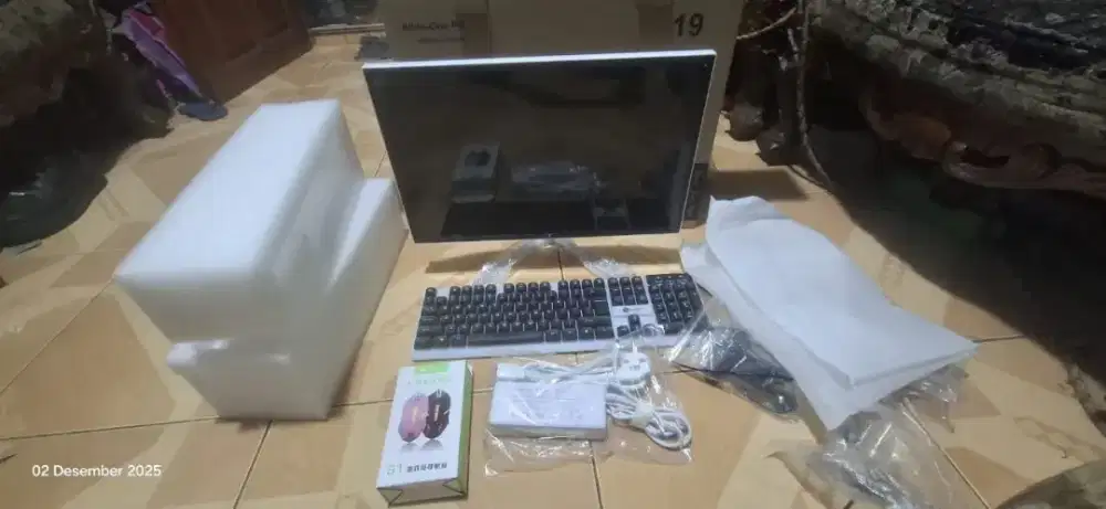 Pc all in one 19 ( monitor - keyboard -mouse)