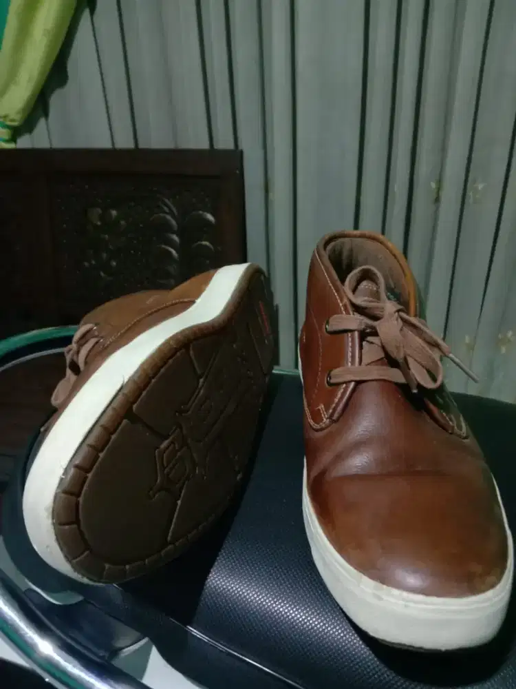 Sepatu pira rockport