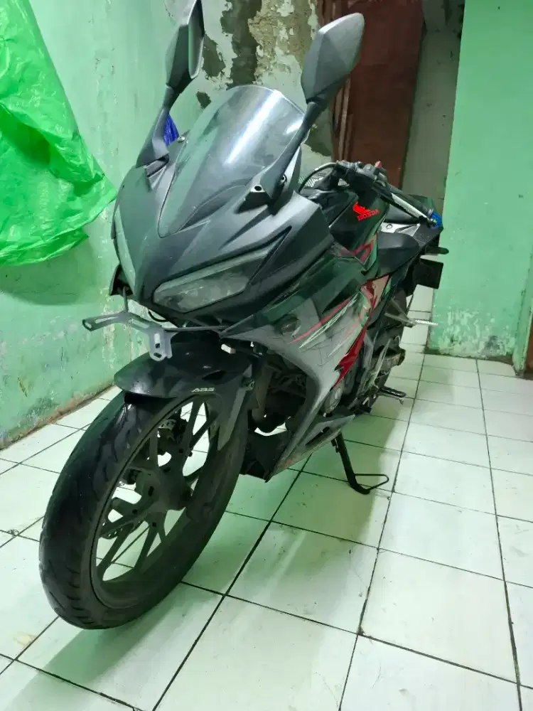 Honda CBR 150R 2018