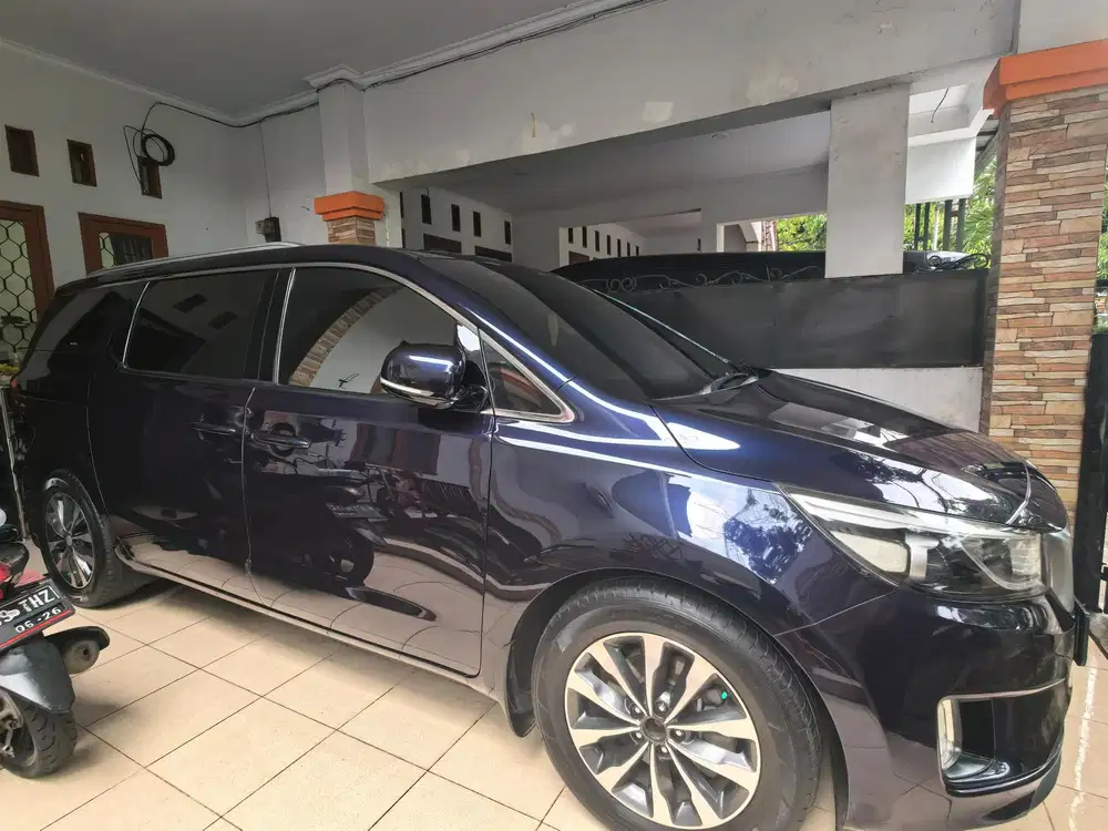 Kia Grand Sedona 2017 Bensin