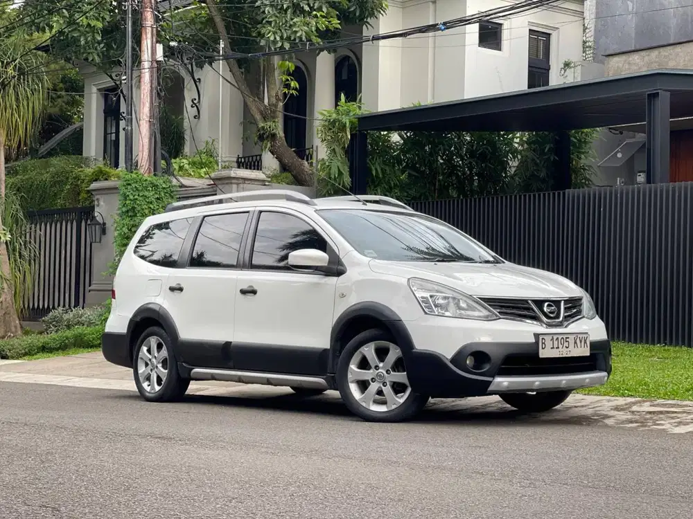 Nissan Grand Livina XGear 1.5 at 2014 Putih