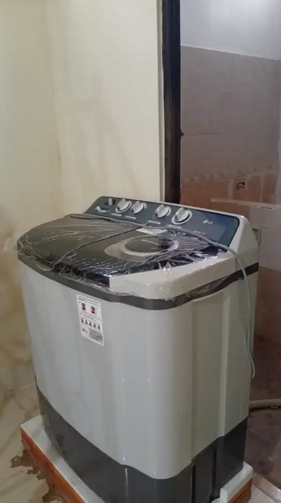 LG Mesin Cuci 2 Tabung, Roller Jet Pulsator & Wind Jet Dry