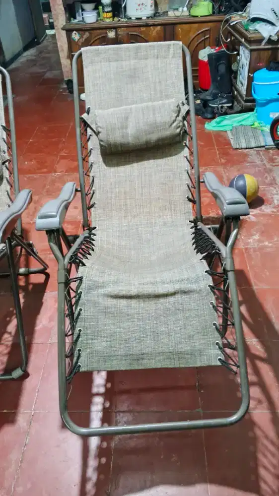 Kursilipat/kursi santai/ kursi malas grafity