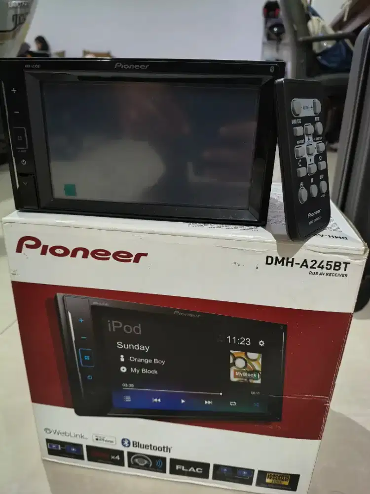 Head unit pioneer DMH A245BT