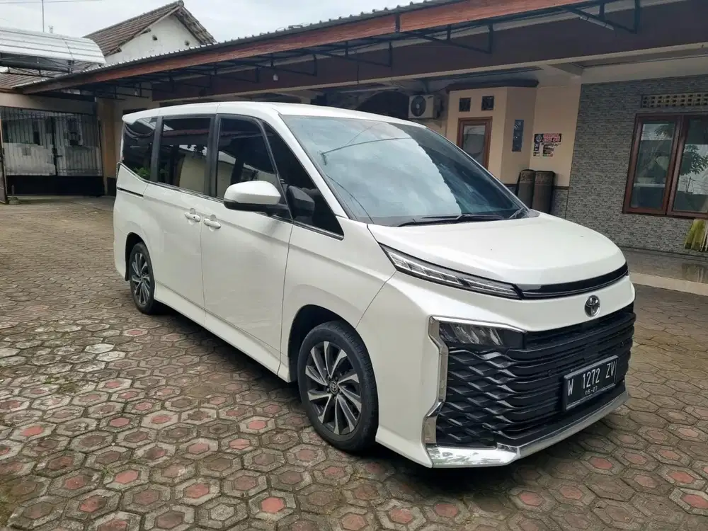 Toyota Voxy 2.0 CVT TSS 2022