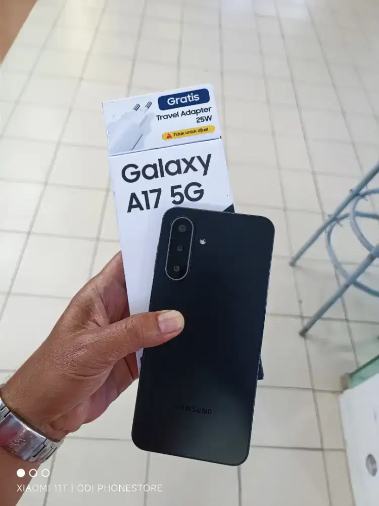 Samsung a17 5g 8/256 mulus seperti baru dan lengkap pemakaian 1 bulan