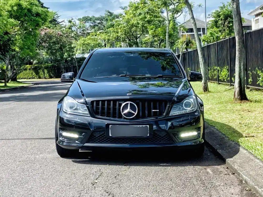 Mercedes Benz C250 AMG Line AT 2013