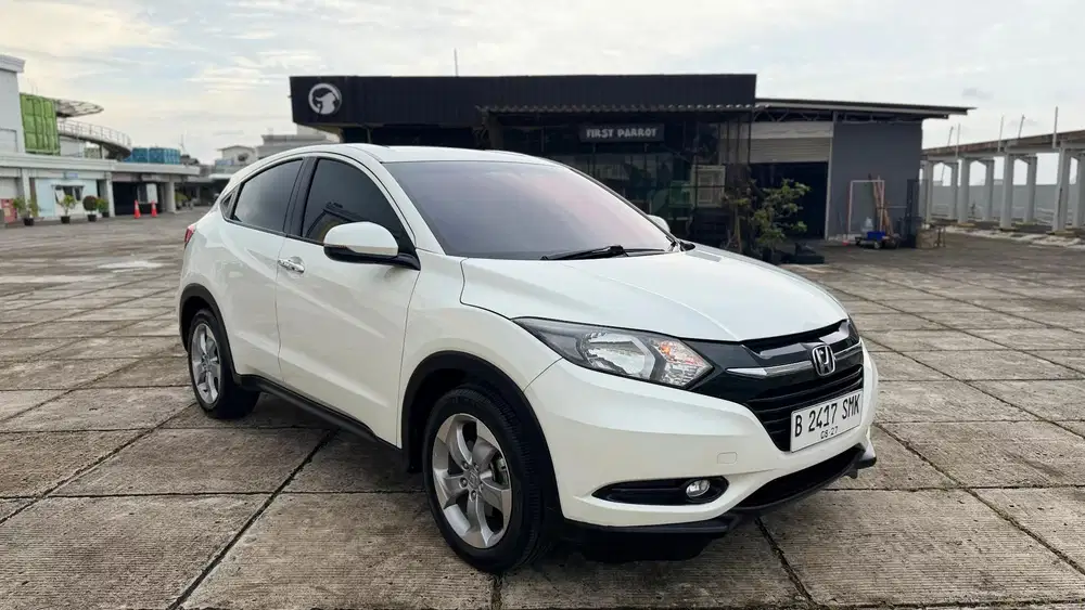 Km 52 Ribu | Honda Hrv E 1.5 AT 2017/2018 Hr-v Prestige