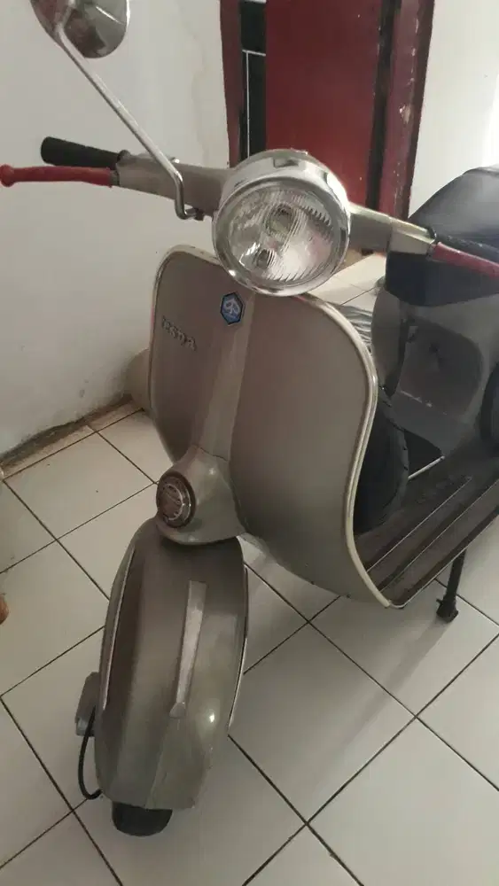 Jual Vespa Sprint Bagol ori siap pakai.