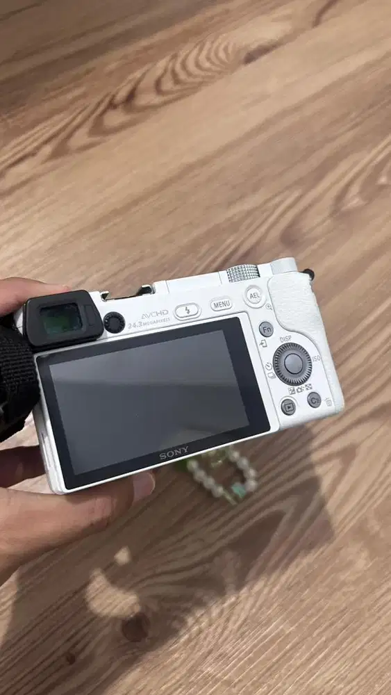 Sony Alpha A6000 Kit 16-50mm  SC : >25k