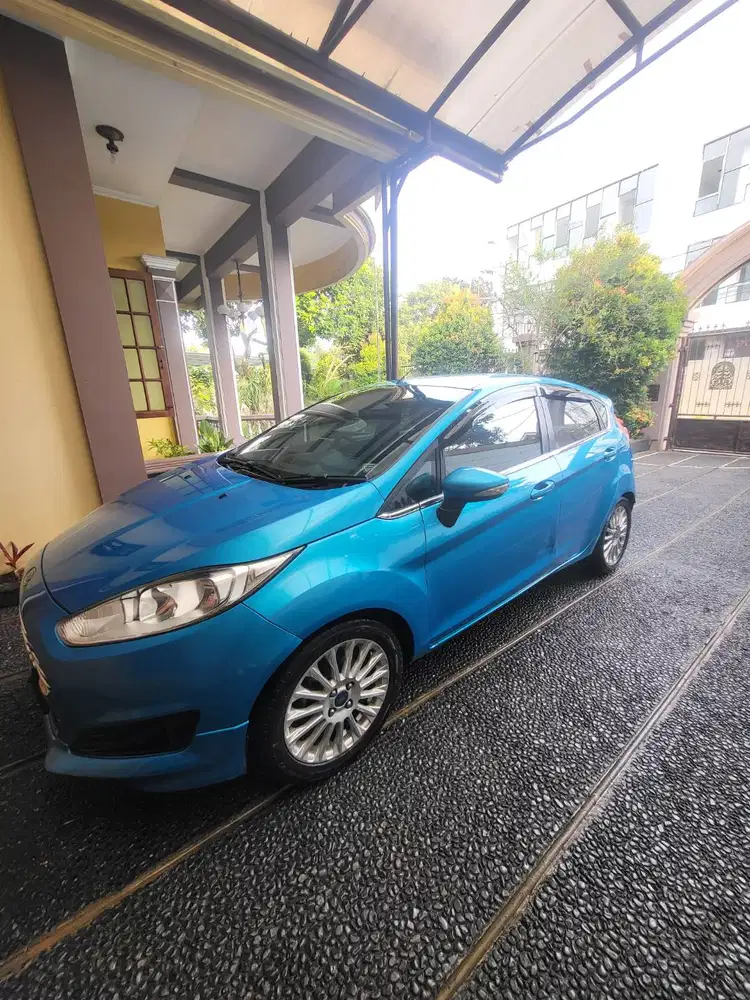 JUAL MOBIL FORD FIESTA ECOBOOST AT-S Tahun 2014