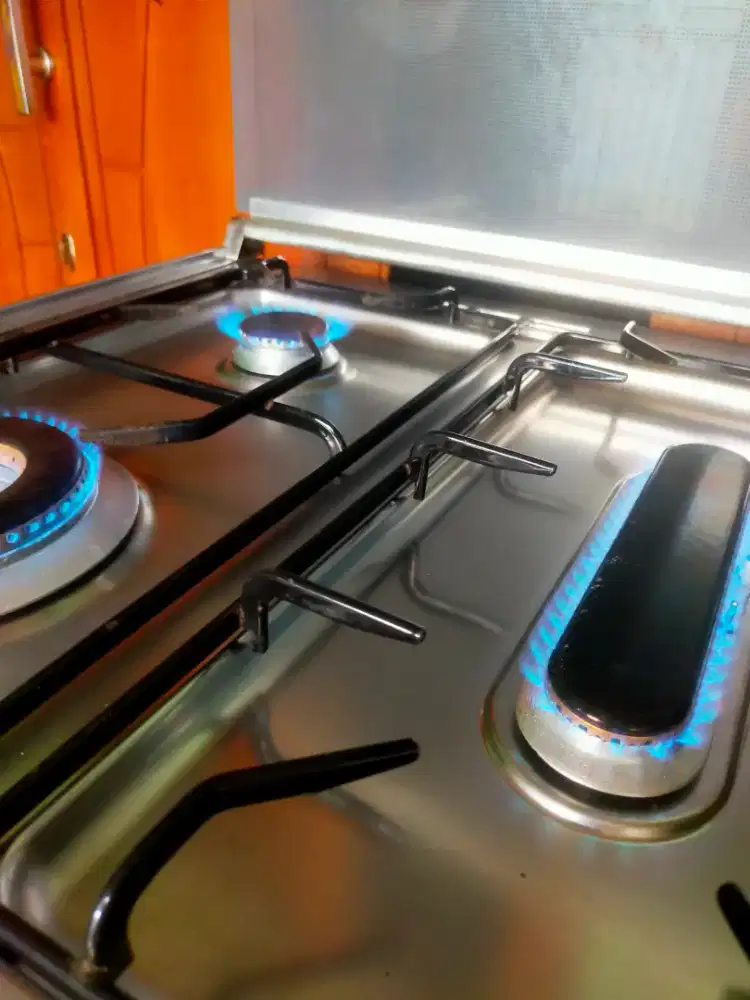 Kompor gas+oven Siap Pakai dan Siap Kirim.