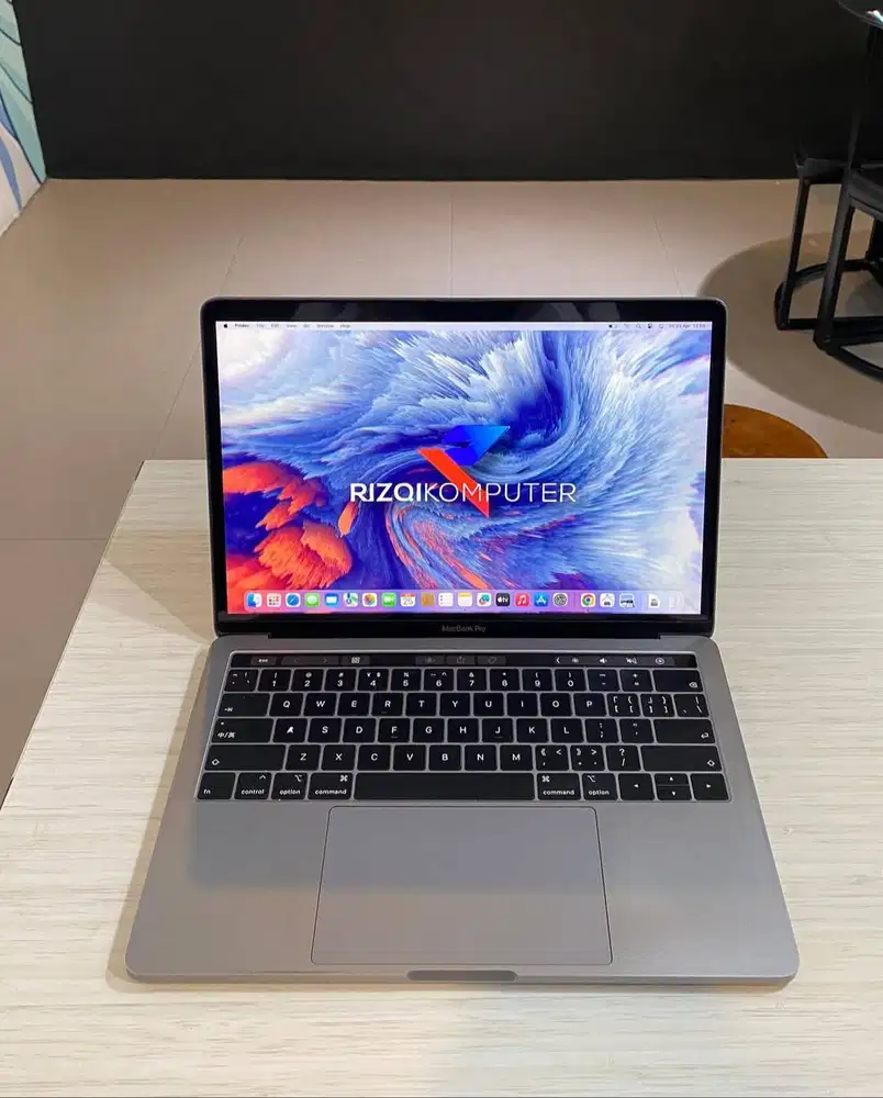 MacBook Pro 2019 Touchbar  Intel Core i5 Ram 8GB SSD 512GB