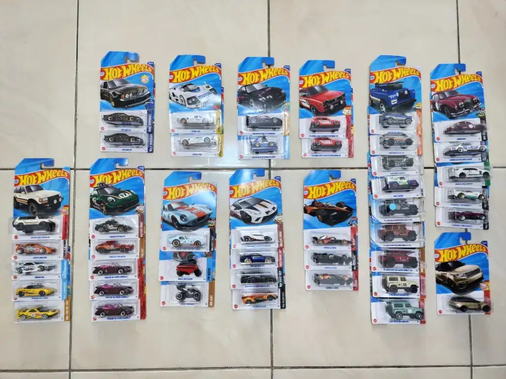 Jual cepat koleksi Hot Wheels