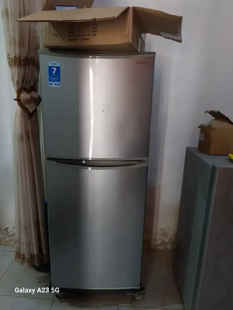 Kulkas aqua 2 pintu