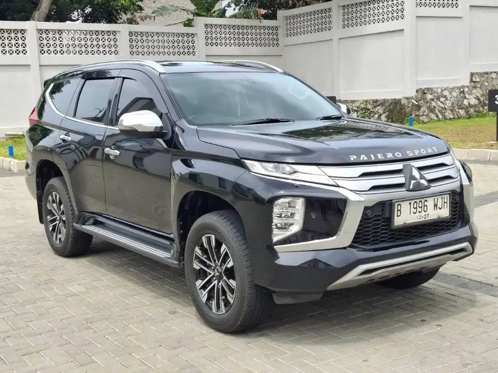 PAJERO DAKAR 4X2 AT 2022 HITAM