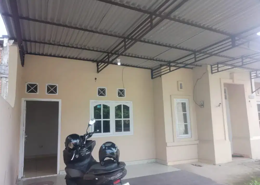 Disewakan rumah lokasi strategis