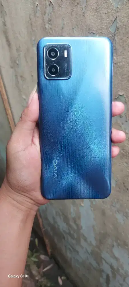 Vivo Y15s Ram 3/64gb like new blm servisan HP & kabel data Nett