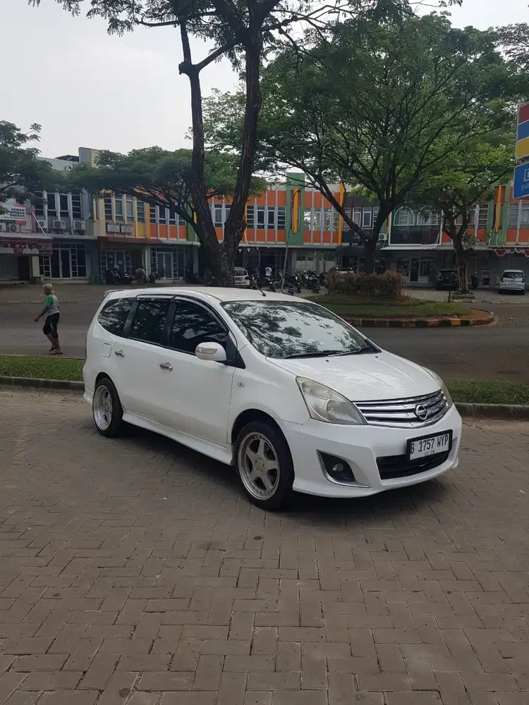 Nissan Grand livina 2013 Bensin