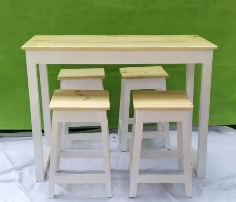 Meja makan set 4 kursi