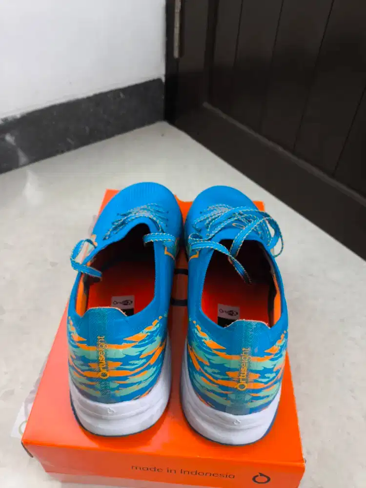 Sepatu futsal dan lain² nya