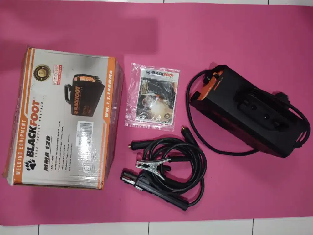 Blackfoot Mesin Travo Las Inverter 350 Watt IGBT MMA 120A Hitam