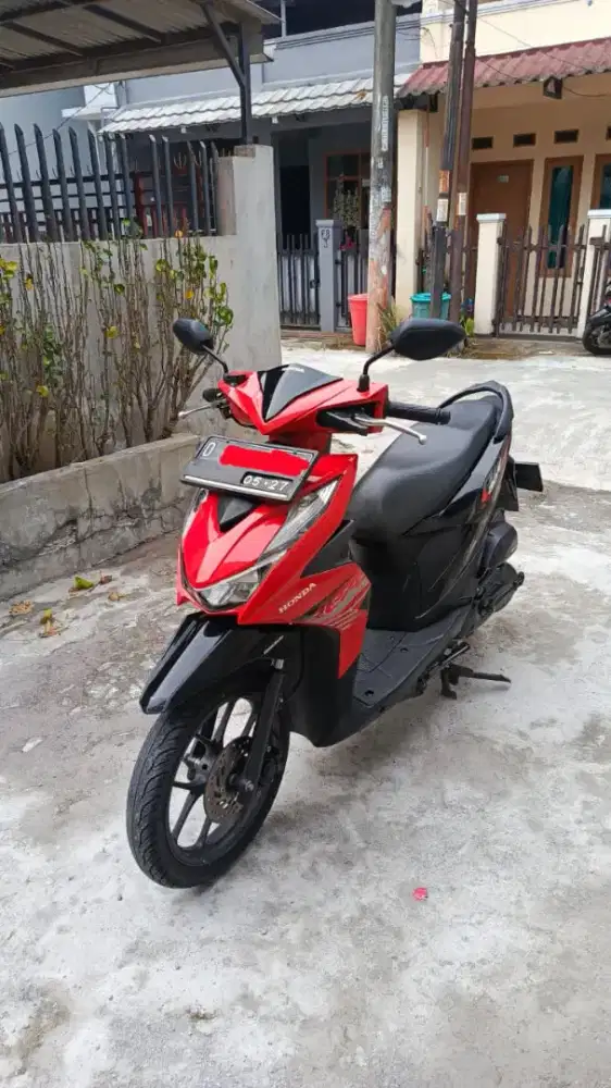 BEAT DELUXE MERAH 2022