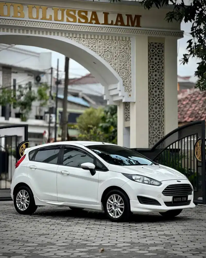 CashCreditSama Ford Fiesta 1.5 2013 at