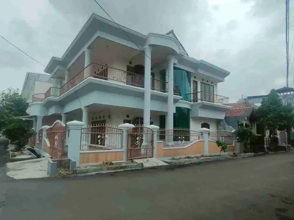 di jual rumah besar posisi hook di cluster melati kota harapan indah bekasi