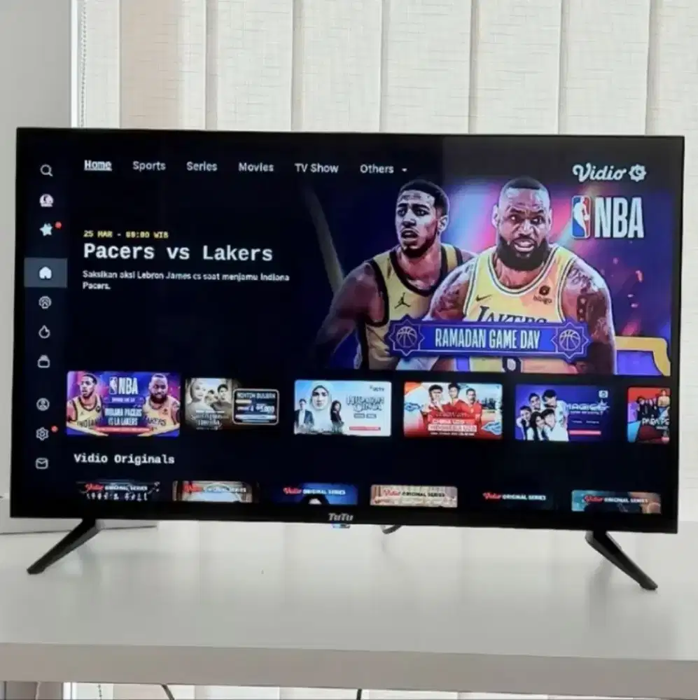 Tv smart tv google merk tutu 32 inch lengkap pemakaian baru 4 bulan