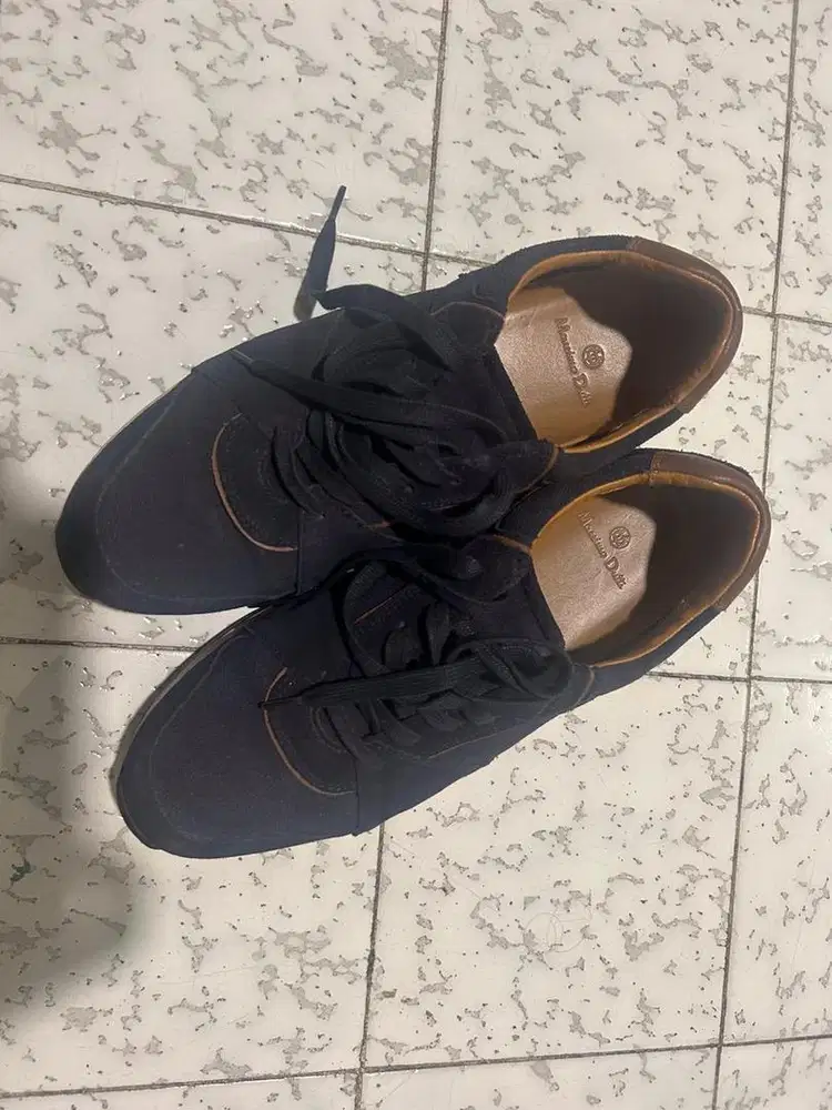 WTS Sepatu Massimo Dutti Suede Size 43 Navy soll putih