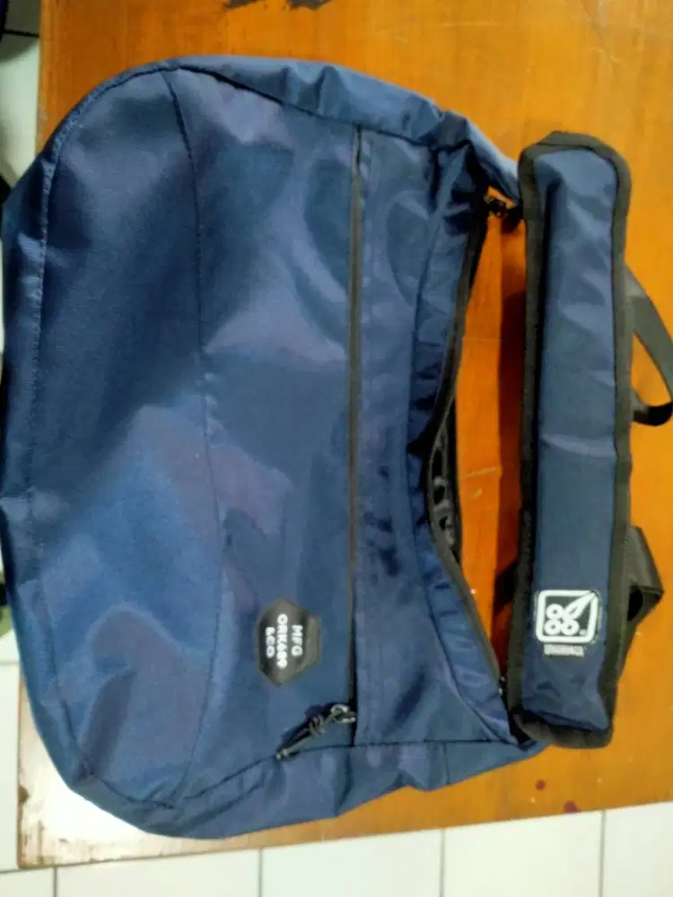 DIJUAL MURAH TAS BEKAS MERK MFG ORK & CO. WARNA HITAM.