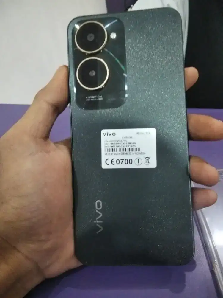 Vivo y18 ram 8/256 fullset baru 1 bulan