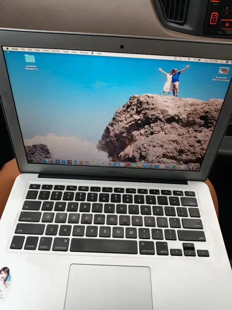 Dijual laptop macbook air 2015