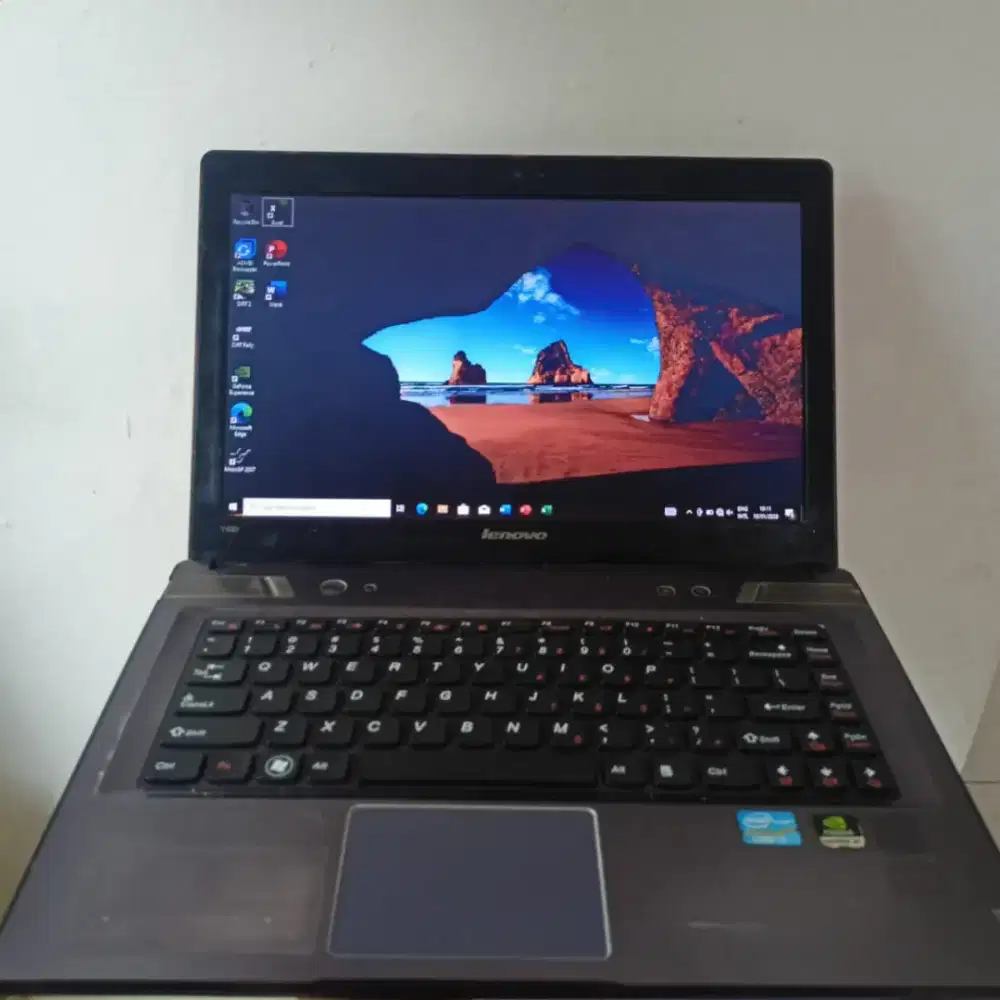 Laptop lenovo gaming nvdia 650m ram 8 ssd 256 ngebut