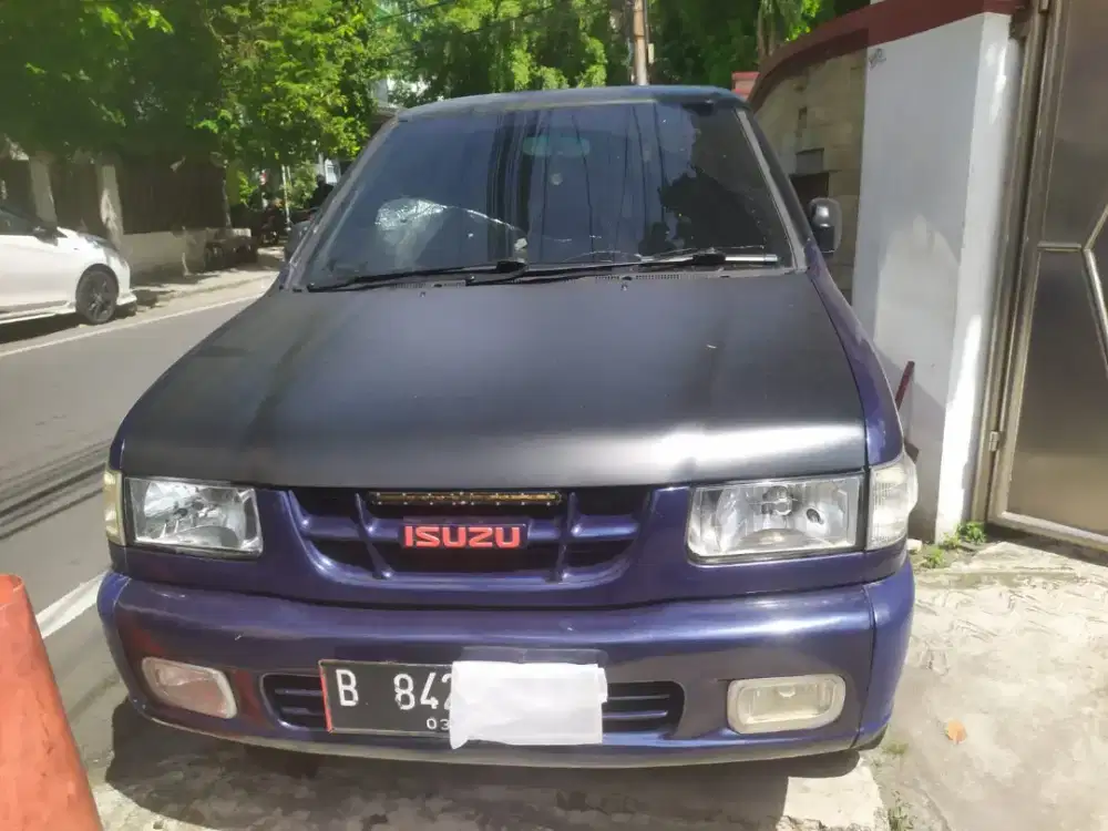 Isuzu panther 2001