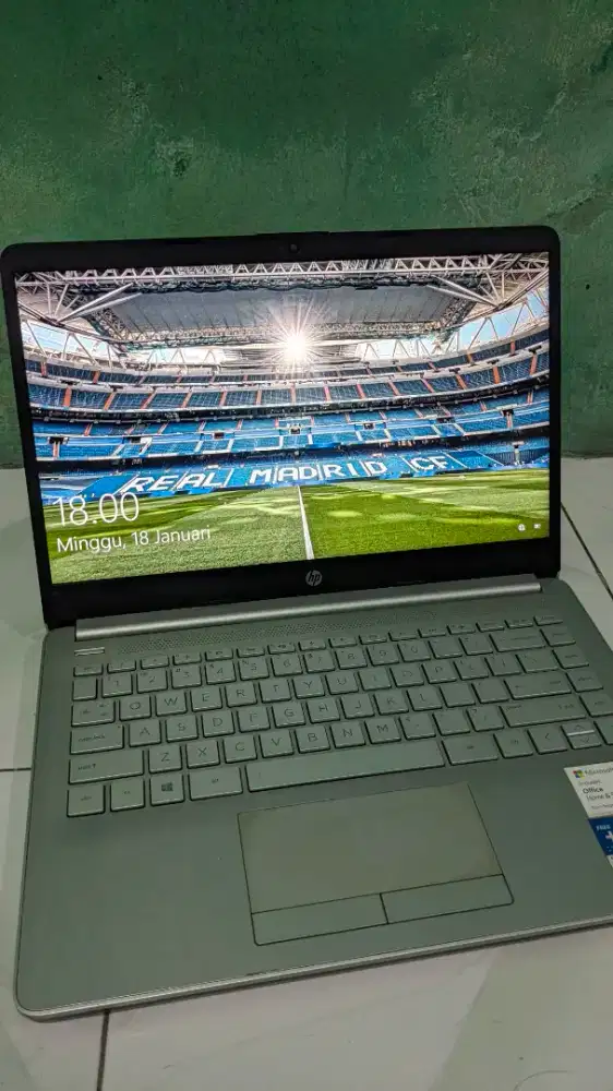 Jual laptop HP 14s-d2000