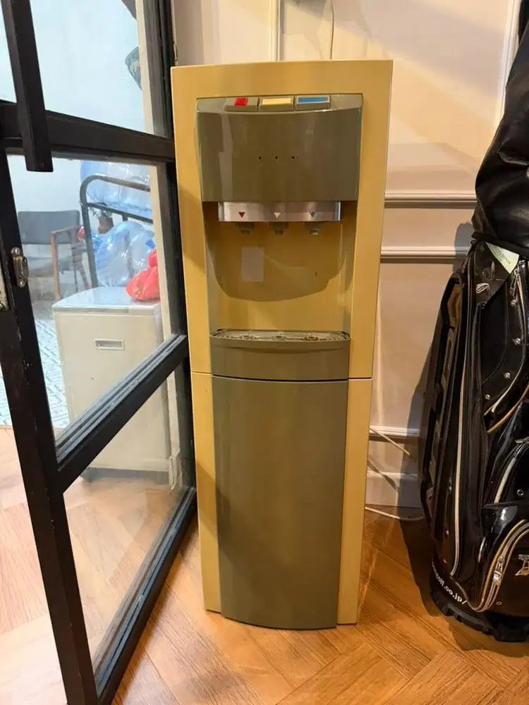 Dispenser modena
