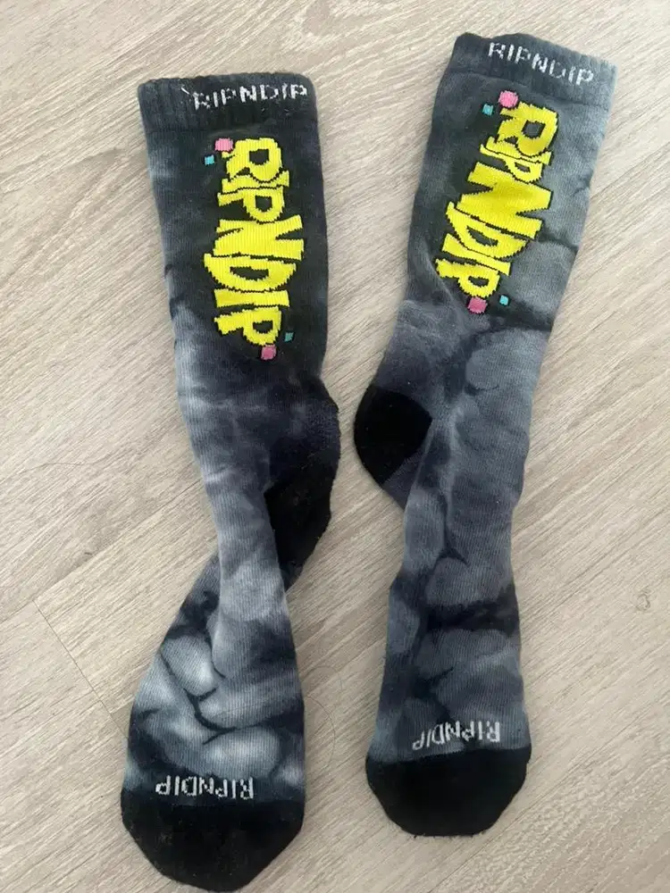 Kaos kaki ripndip