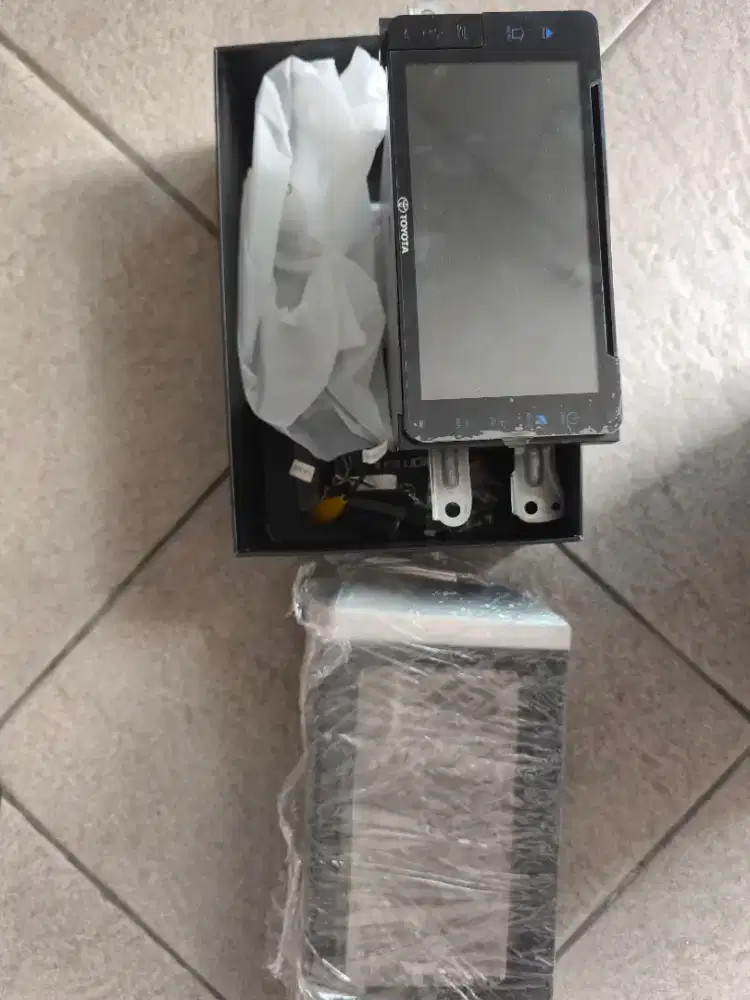 Head Unit Original Toyota Innova Reborn 2018