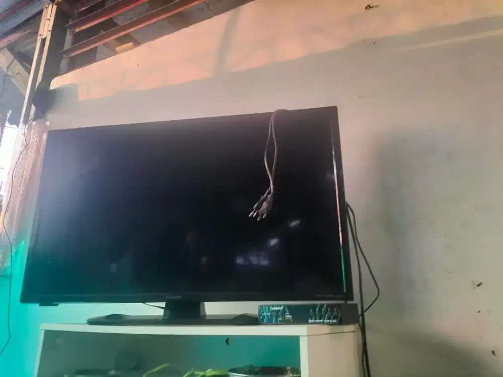 Di jualvtv Sharp 32inc kondisi baik sdah sama remote