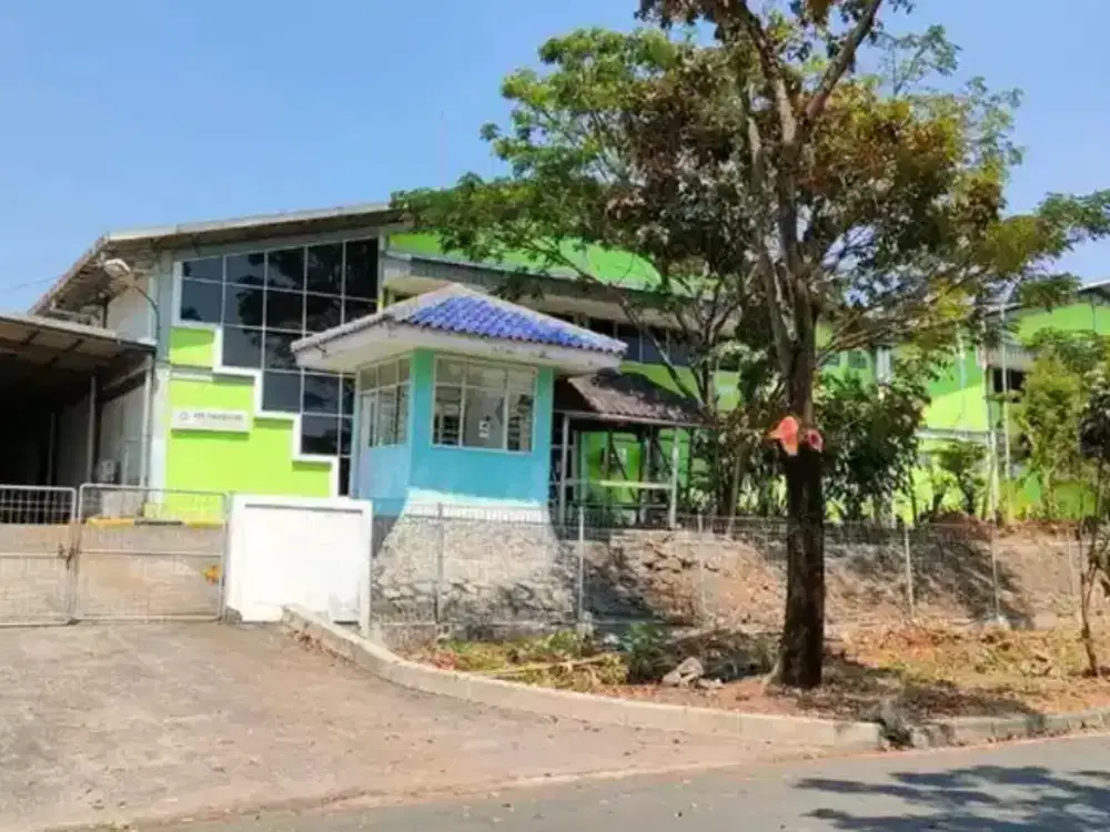 Di Jual / sewa pabrik masih aktif luas 8000 m2 bangunan 6000 m2 bisa ambil sebagian di dalam kawasan industri Surya cipta Karawang