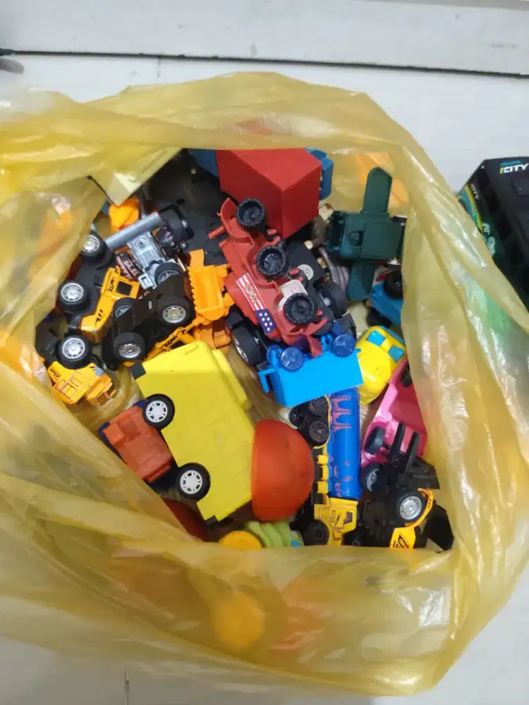 Mainan Mobil Mobilan Plastik BORONGAN