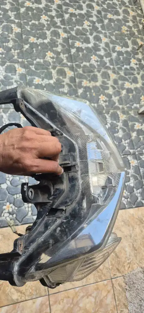 Headlamp Aerox 155 bekas