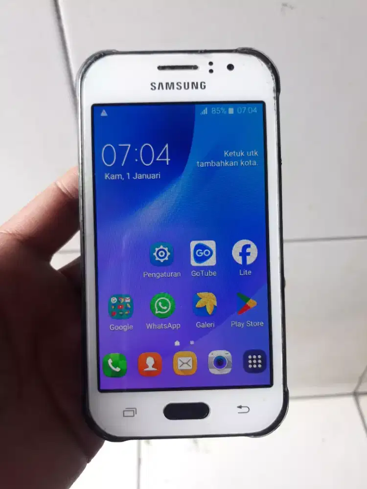 Samsung galaxy J1 ace 4G 1/8 layar 4.5 in normal