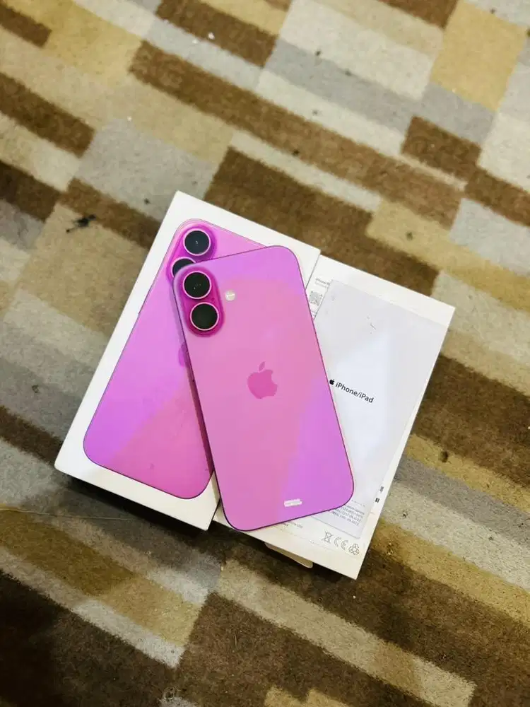 Iphone 16 128GB ibox garansi on Juli 2026 pink