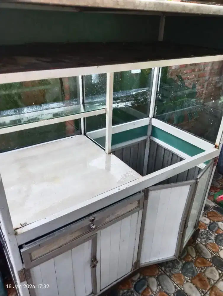 Gerobak etalase jualan