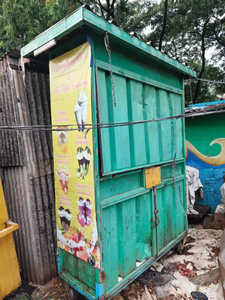 Booth semi kontainer