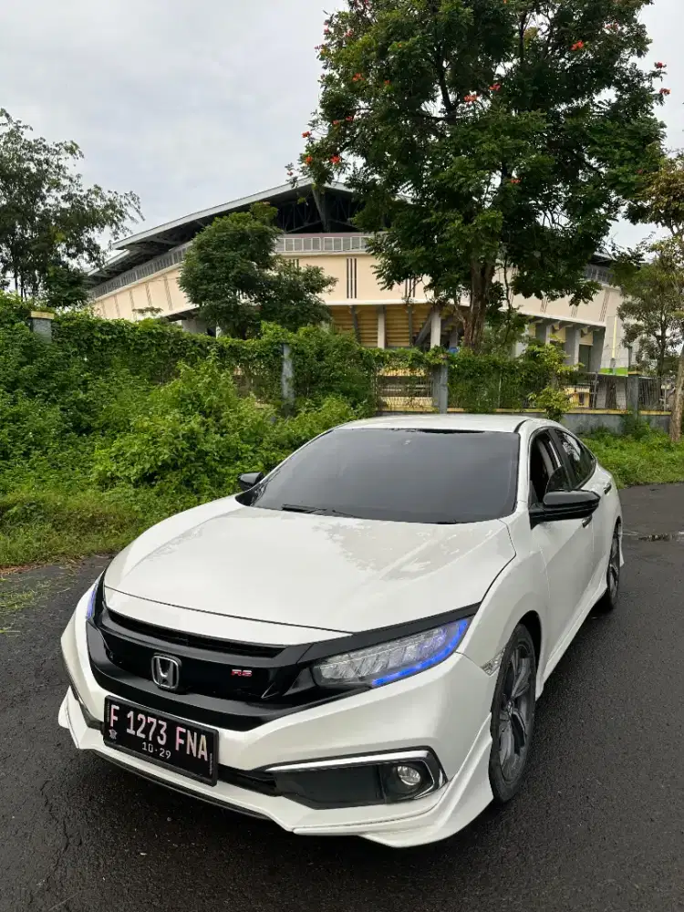 HONDA CIVIC 1.5  TURBO PRESTIGE FACELIFT AT 2019
