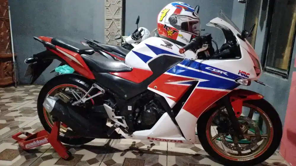 Cbr 150 ss lengkap plat panjang 2030 samsat manyar sby